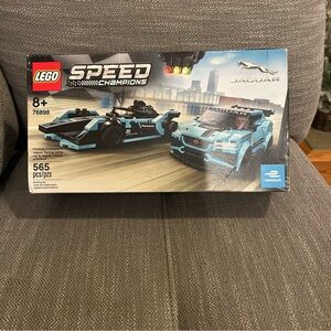 LEGO 76898  Retired SPEED CHAMPIONS: Formula E Panasonic Jaguar Racing GEN2  NIB